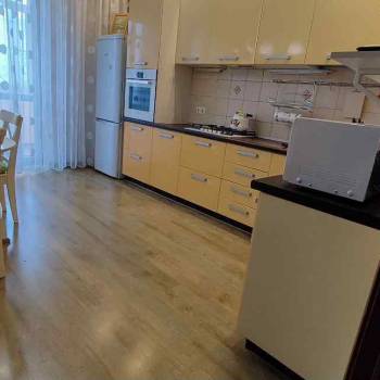 Сдается 2-х комнатная квартира, 75 м²