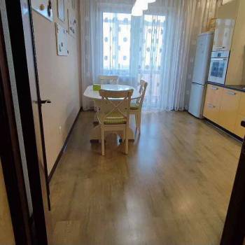 Сдается 2-х комнатная квартира, 75 м²