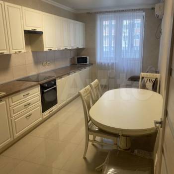 Сдается 2-х комнатная квартира, 64 м²