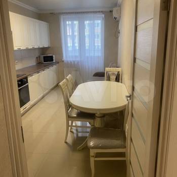 Сдается 2-х комнатная квартира, 64 м²