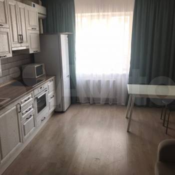 Продается 1-комнатная квартира, 37 м²