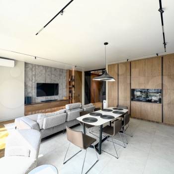 Сдается 2-х комнатная квартира, 90 м²
