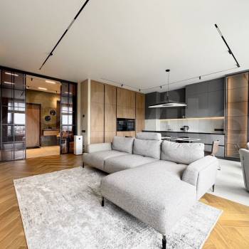 Сдается 2-х комнатная квартира, 90 м²