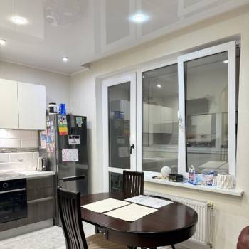 Продается 1-комнатная квартира, 37 м²