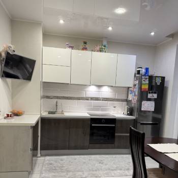 Продается 1-комнатная квартира, 37 м²