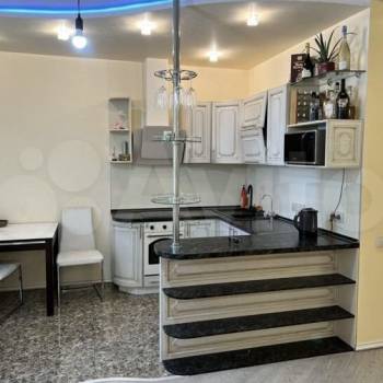 Продается 1-комнатная квартира, 53 м²
