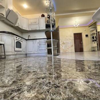 Продается 1-комнатная квартира, 53 м²