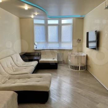 Продается 1-комнатная квартира, 53 м²