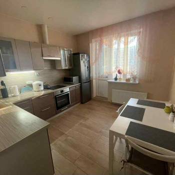 Сдается 2-х комнатная квартира, 70 м²