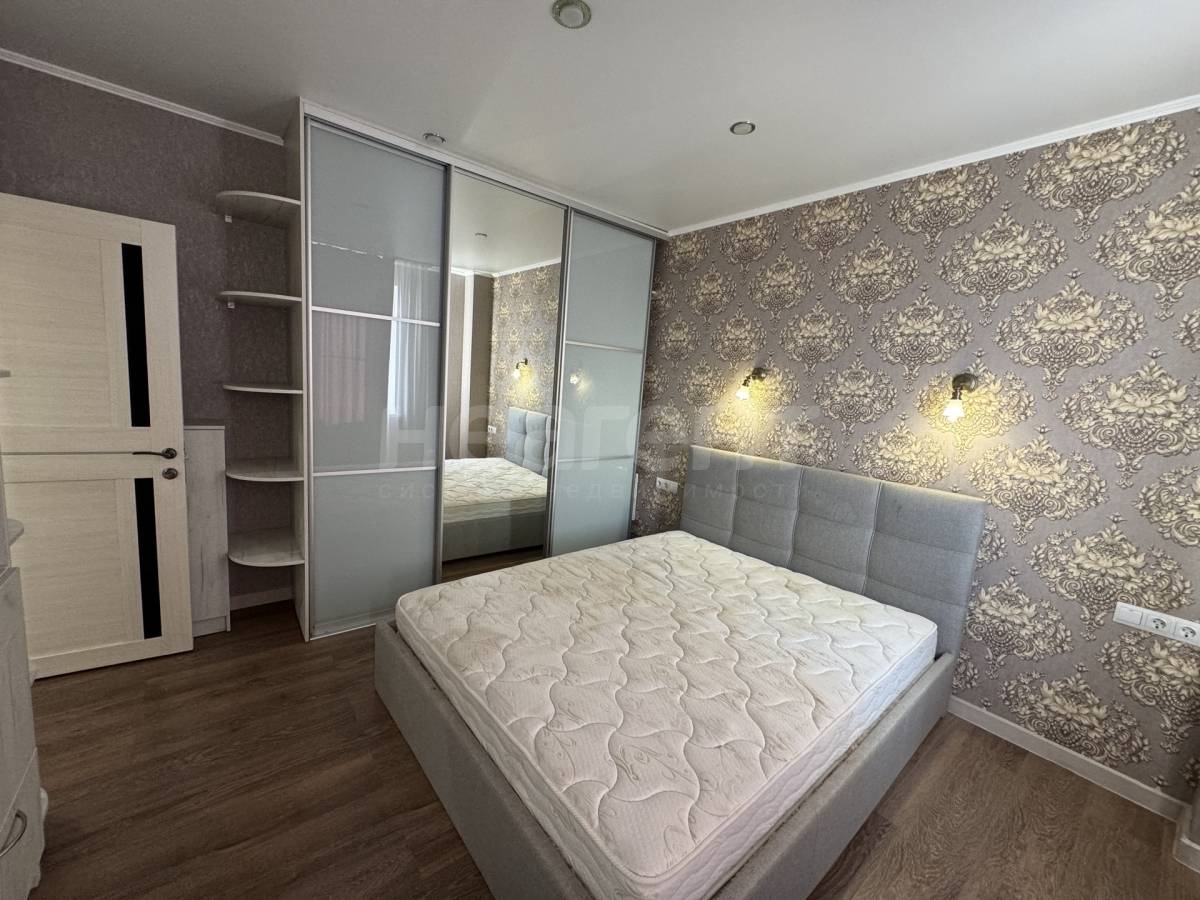 Сдаю 2-х комн. квартиру, п. Яблоновский, ул. Космическая