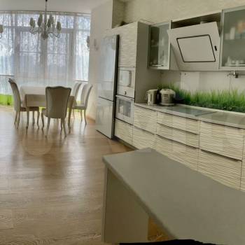 Продается Многокомнатная квартира, 136 м²