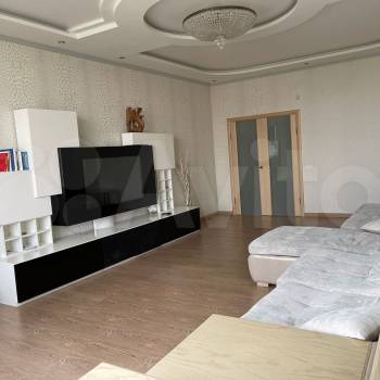 Продается Многокомнатная квартира, 136 м²
