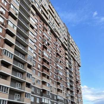 Продается 1-комнатная квартира, 42 м²