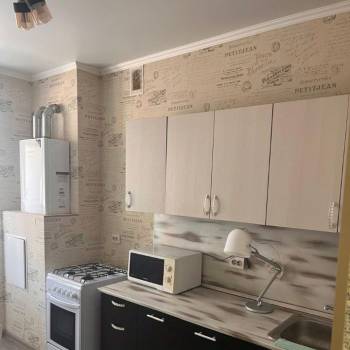 Сдается 1-комнатная квартира, 40 м²