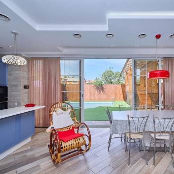 Продается Дом, 379 м²