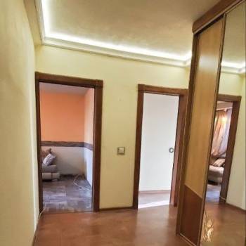 Продается 1-комнатная квартира, 50 м²