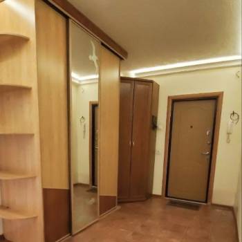 Продается 1-комнатная квартира, 50 м²
