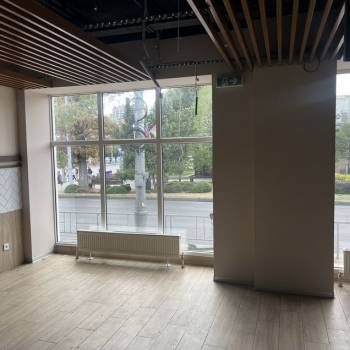 Сдается Торговое помещение, 273 м²