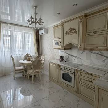 Продается 1-комнатная квартира, 42 м²