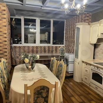 Продается 1-комнатная квартира, 50 м²