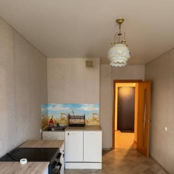 Продается 1-комнатная квартира, 47 м²