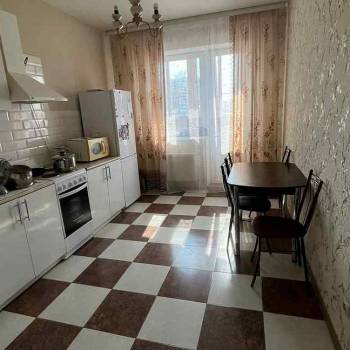Сдается 1-комнатная квартира, 40 м²