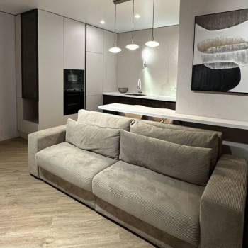 Продается 2-х комнатная квартира, 104,7 м²