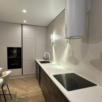 Продается 2-х комнатная квартира, 104,7 м²