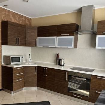 Сдается 1-комнатная квартира, 54 м²