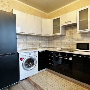 Сдается 1-комнатная квартира, 42 м²