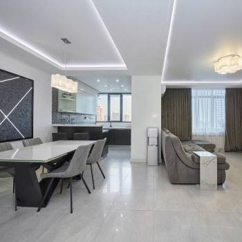 Продается 3-х комнатная квартира, 138 м²
