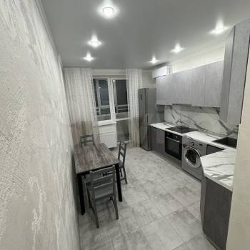 Сдается 1-комнатная квартира, 42 м²
