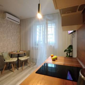 Продается 1-комнатная квартира, 42 м²