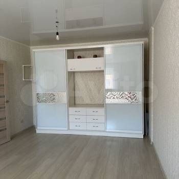 Продается 1-комнатная квартира, 46 м²