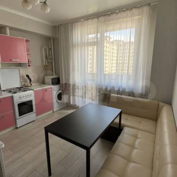 Сдается 1-комнатная квартира, 39 м²