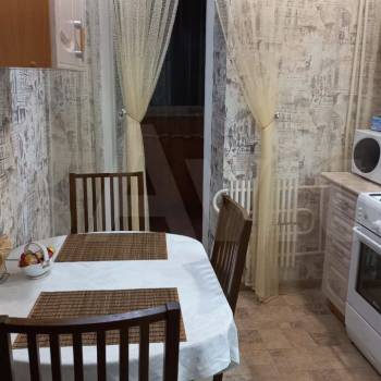Продается 1-комнатная квартира, 60 м²