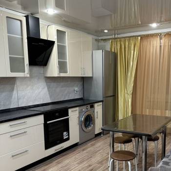 Сдается 2-х комнатная квартира, 65 м²