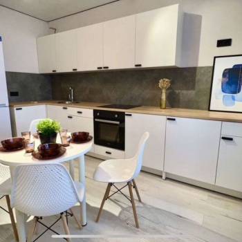 Продается 1-комнатная квартира, 42 м²