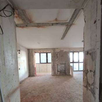 Продается 1-комнатная квартира, 74 м²