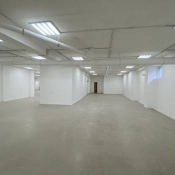 Сдается Нежилое помещение, 418 м²