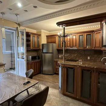 Сдается 2-х комнатная квартира, 75 м²