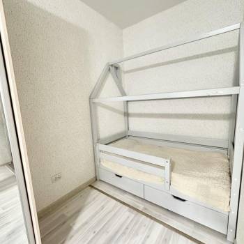 Продается 1-комнатная квартира, 32 м²