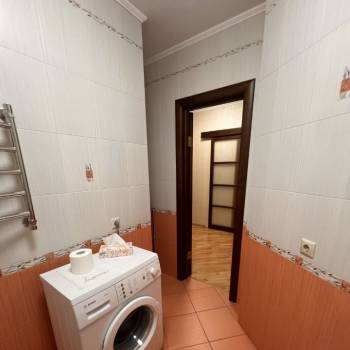 Сдается 1-комнатная квартира, 55 м²