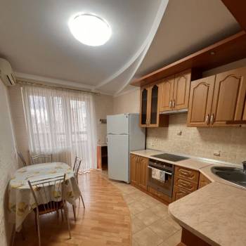 Сдается 1-комнатная квартира, 55 м²