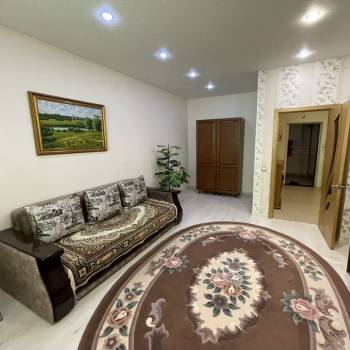 Сдается 1-комнатная квартира, 62 м²