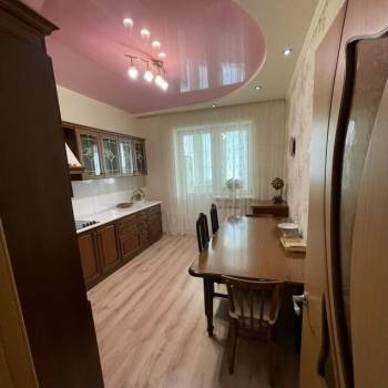 Сдается 1-комнатная квартира, 62 м²