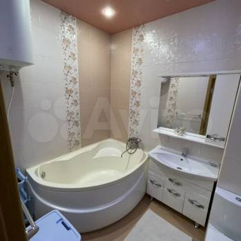 Сдается 1-комнатная квартира, 62 м²