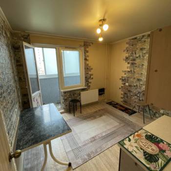 Продается 1-комнатная квартира, 38 м²