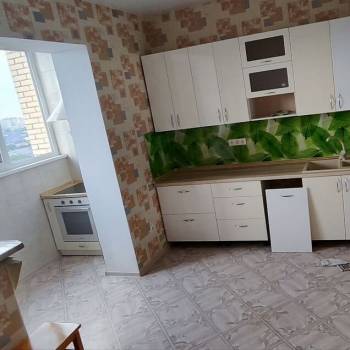 Сдается 2-х комнатная квартира, 77 м²