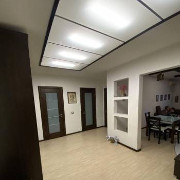 Сдается 2-х комнатная квартира, 90 м²